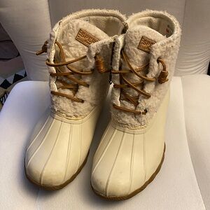 Sperry Women's Cream and Tan Winter Boots